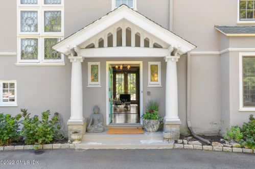 253 Shore Rd, Greenwich CT  06830-6329 exterior