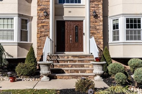 59 Calvert Ave, Edison, NJ 08820-3251