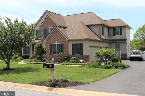 1954 Pickering Trl, Lancaster PA exterior