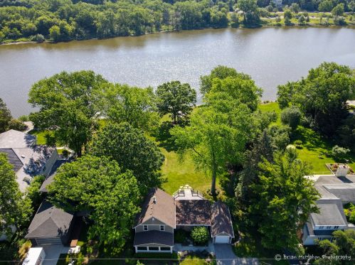 523 1st St, Geneva, IL 60134-1432