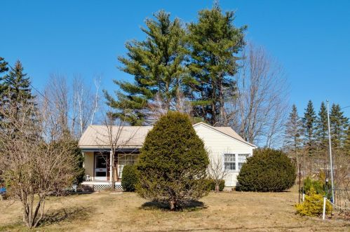 488 Portland St, Rochester, NH 03867-2424