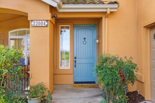 2604 Rockwell Dr, Davis, CA 95618-7664