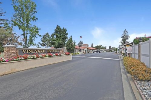 3263 Vineyard Ave, Pleasanton CA  94566-6328 exterior