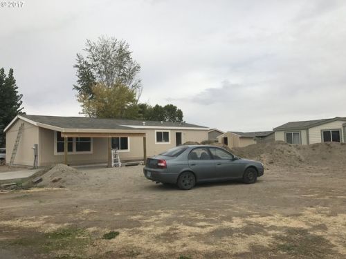 1390 Desert Oak Dr, Hermiston, OR 97838-7482