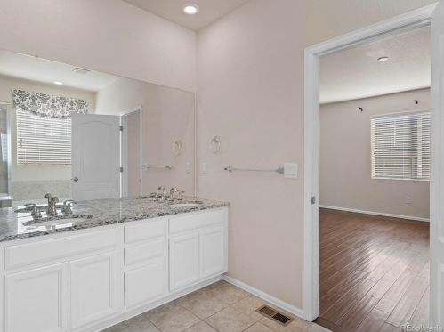 3129 Nepal Way, Aurora CO 80013-9083 exterior