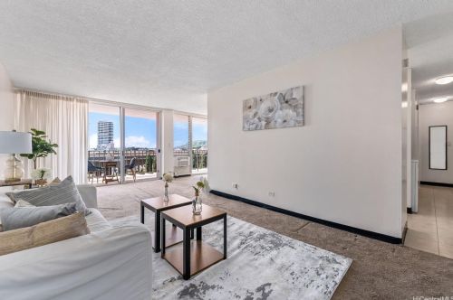 4300 Waialae Ave, Honolulu HI  96816-5735 exterior