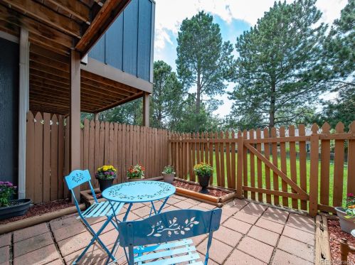 11885 Kepner Dr, Aurora CO 80012-3284 exterior