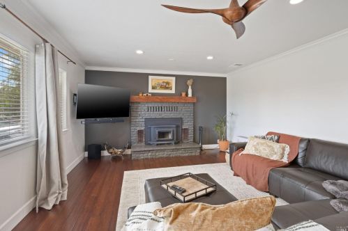 430 Stutsman Rd, Ukiah CA  95482-9553 exterior