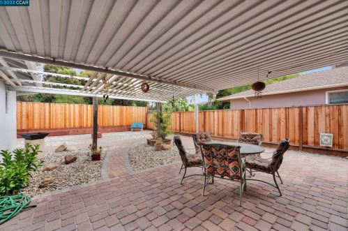 2378 Charlotte Ave, Concord CA  94518-2511 exterior