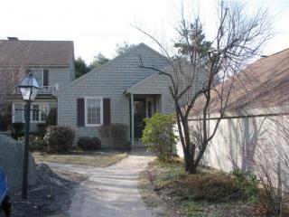 51 Colonial Sq, Peterborough, NH 03458-2133