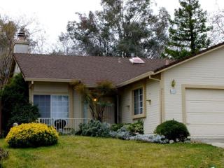 691 Alamine Dr, Redding, CA 96003-3753