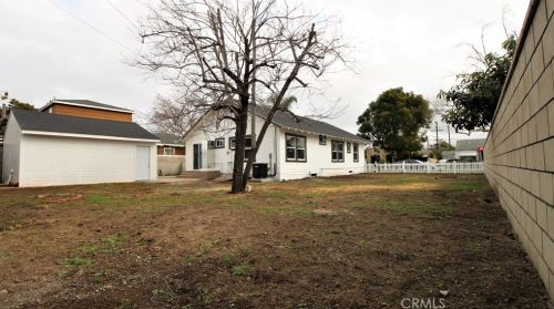 1020 Hickory St, Santa Ana CA  92701-6004 exterior