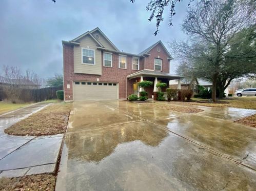 124 Hometown Pkwy, Uhland TX  78640-5710 exterior