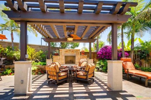 3498 Pleasant Vale Dr, Carlsbad, CA 92010-5555