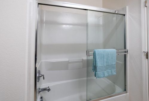 1775 Mccandless Dr, Milpitas CA 95035-8048 exterior