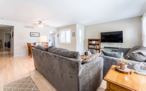 1327 Caribou Trl, Carol Stream IL  60188-9064 exterior