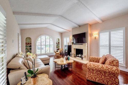 1151 Cedar St, Glendale CA  91207-1728 exterior