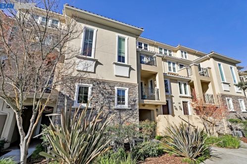 3314 Monaghan St, Pleasanton, CA 94568-4566