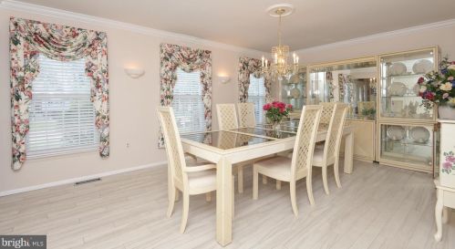 4 Mountainview Ct, Trenton, NJ 08628-1846