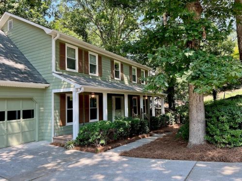 3879 Winners Ct, Marietta, GA 30062-6810
