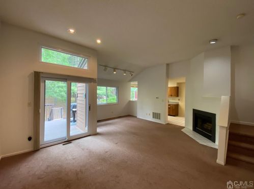 252 Sayre Dr, Princeton NJ  08540-5841 exterior