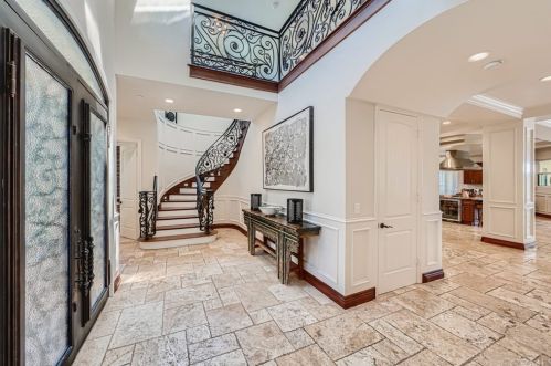 1814 Main St, Huntington Beach CA  92648-2725 exterior