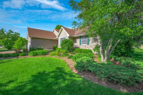 1358 Janet St, Sycamore, IL 60178-1053