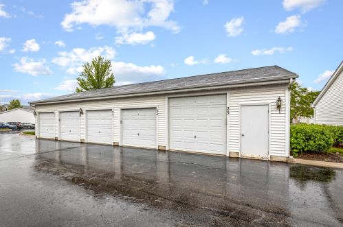 2225 Aurora Dr, Pingree Grove IL  60140-6430 exterior