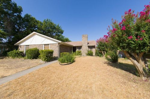 3313 Knights Haven Ln, Garland TX  75044-5429 exterior