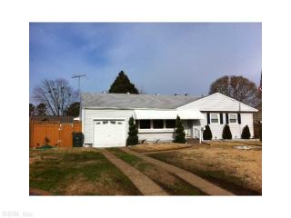 8421 Halprin Dr, Norfolk VA  23518-2114 exterior