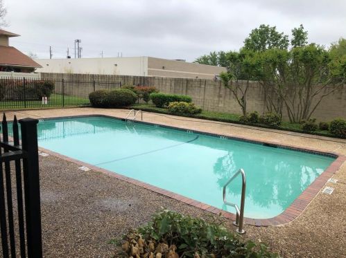 2240 Tarpley Rd, Carrollton TX  75006-2403 exterior