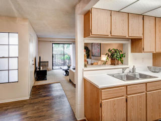 8400 Edinger Ave, Huntington Beach CA  92647-7221 exterior