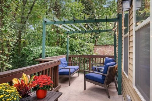 2113 Elvan Cir, Atlanta GA  30317-1307 exterior