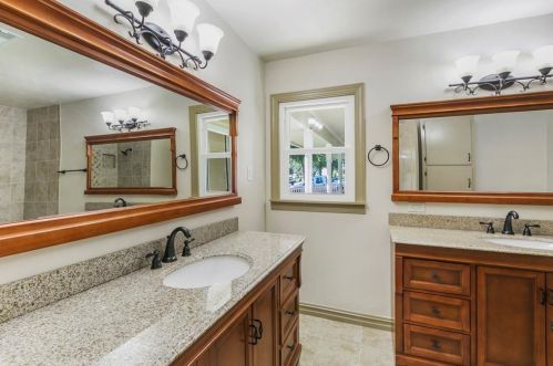 2200 Mcewen Ct, Fort Worth TX  76112-7927 exterior