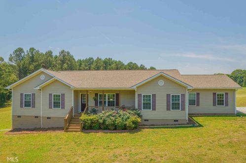 126 Freedom Heights Dr, Hartwell, GA 30643-0082