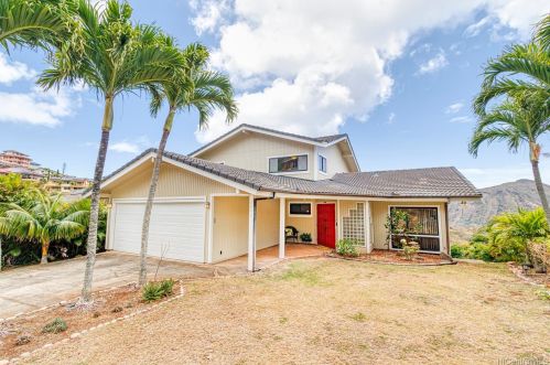 1051 Kamookoa Pl, Honolulu, HI 96825-1316
