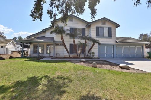 2746 Broken Lance Dr, Norco, CA 92860-3702