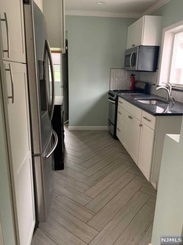 38 Beverly Rd, Oradell, NJ 07649-2638