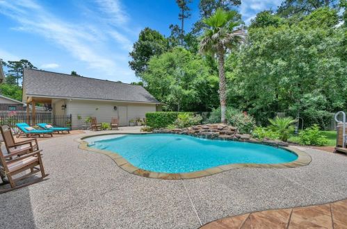 1612 Sweet Gum St, Conroe TX  77385-9530 exterior