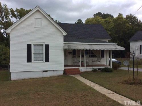 308 K St, Erwin, NC 28339-1520