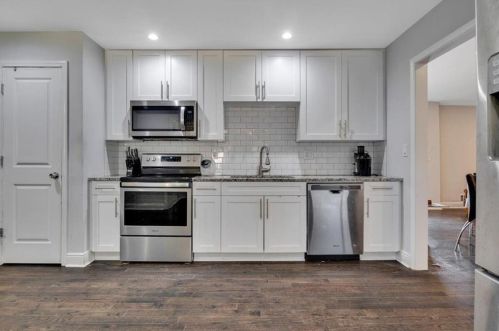 1320 Heatherland Dr, Atlanta GA  30331-7406 exterior