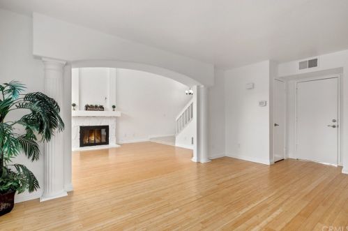 2 Wadsworth, Irvine CA  92620-3722 exterior