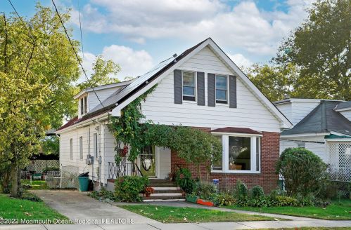 47 Westside Ave, Tinton Falls, NJ 07701-1451