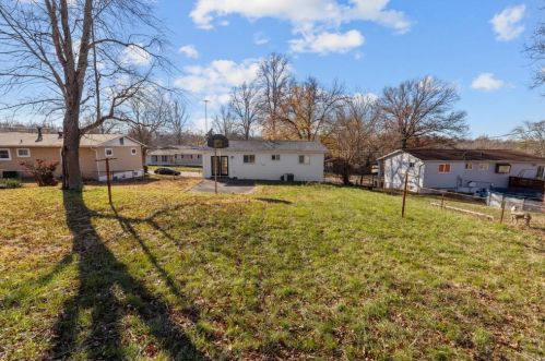 706 Karon Dr, Horine, MO 63070-2118