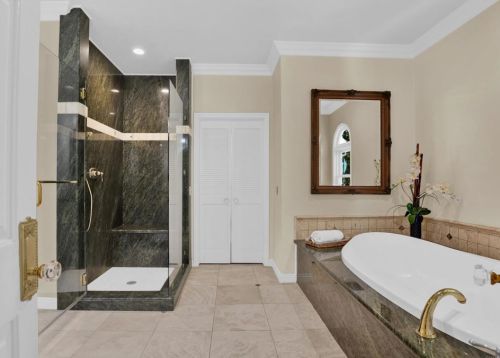 1156 Sugarbush Dr, Vista CA 92084-7464 exterior