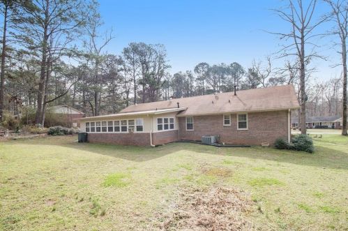 89 Fair Oaks Dr, Conyers GA  30094-3261 exterior