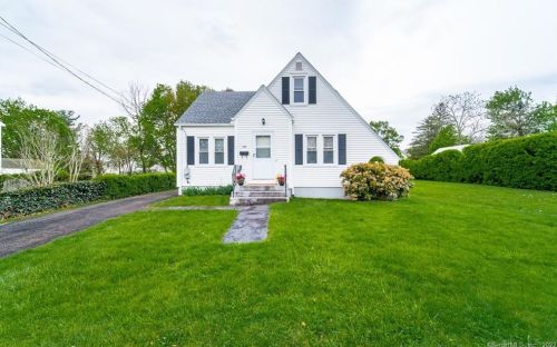 147 Schuyler Ave, Middletown, CT 06457-4330
