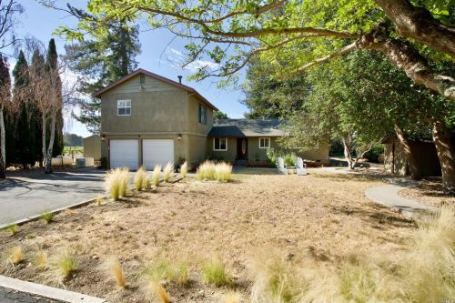 1065 Las Amigas Rd, Fairfield, CA 94559-9726