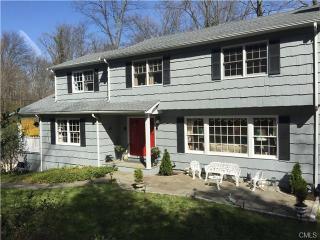33 Glen Hill Rd, Wilton, CT 06897-2421