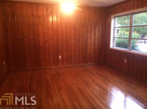 213 5th St, Manchester, GA 31816-2018